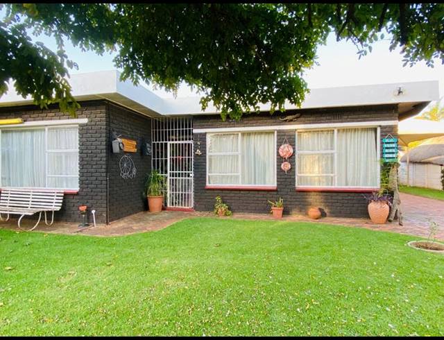 3 BEDROOM HOUSE FOR SALE IN ARCON PARK